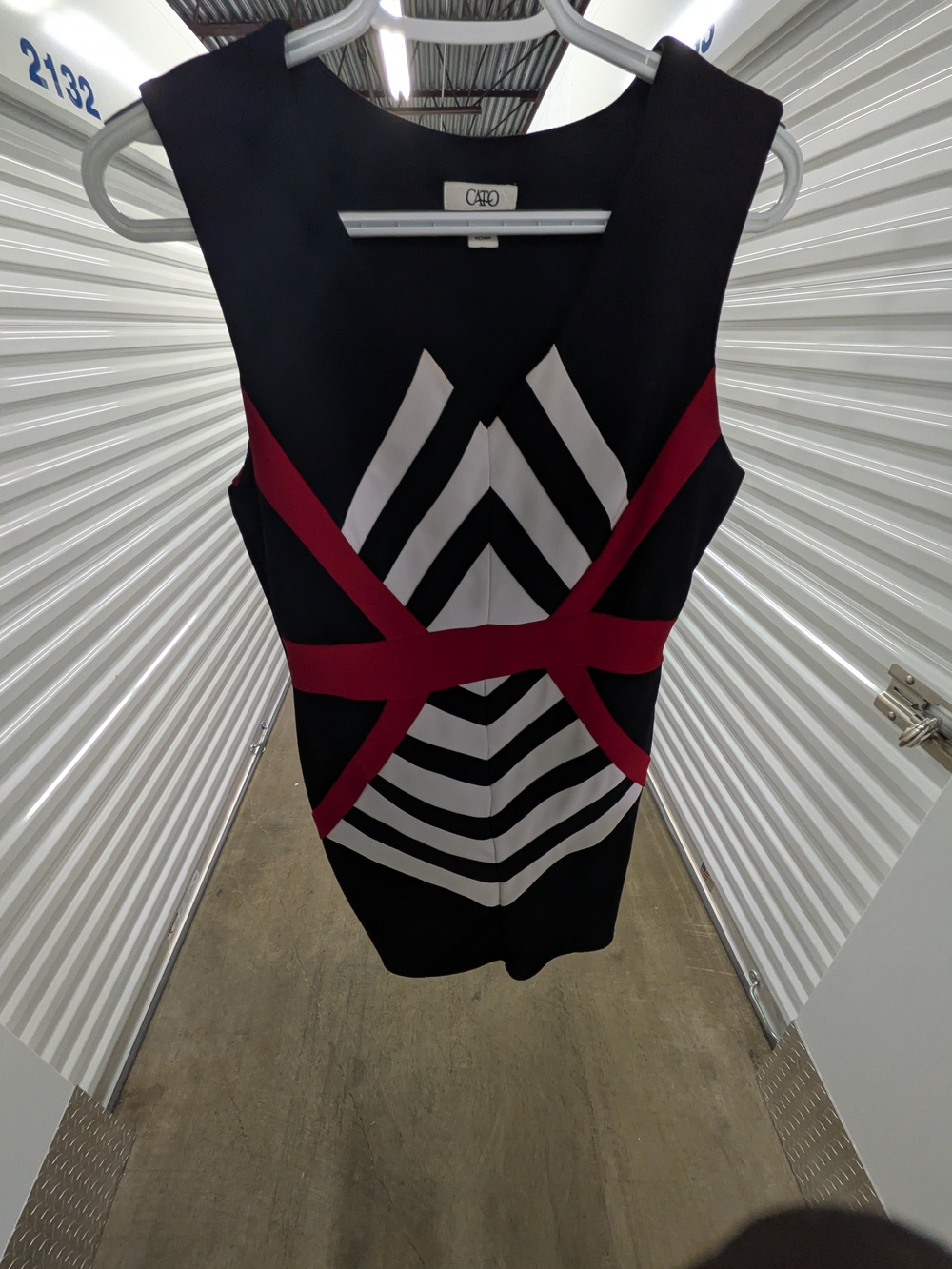 Cato Black White & Burgundy Chevron-Accent Sleeveless Sheath Top